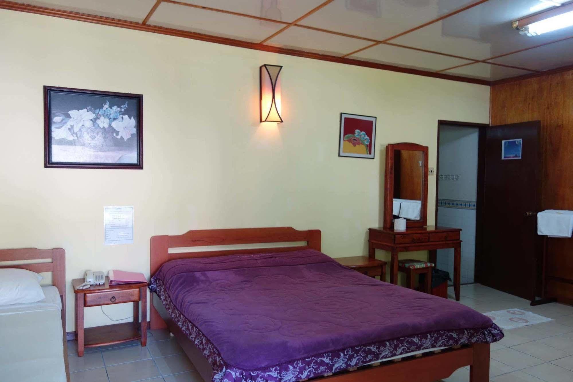 Seaside Travellers Inn Kinarut Exterior foto